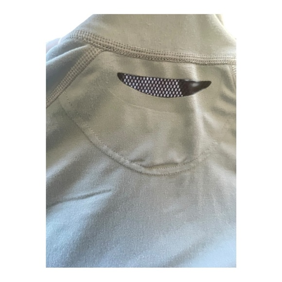 REI Dry Fit Men's Light Gray long Sleeve with 3/4 Front Zip Pullover Jacket - Picture 5 of 15